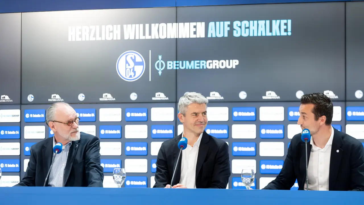 22.04.2026, Pressekonferenz, Hauptsponsor, FC Schalke 04, Beumer Group, VELTINS-Arena, Foto: Karsten Rabas/FC Schalke 04